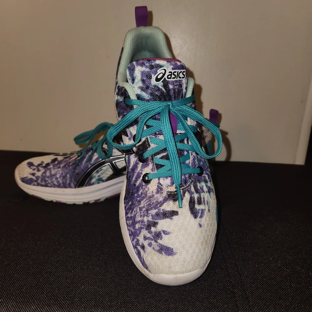 ASICS - Picture 2 of 3